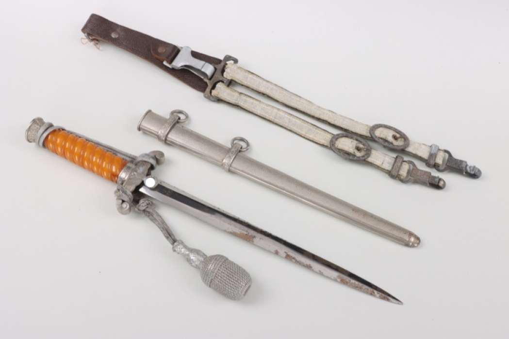 M35 Heer officer's dagger with hanger, belt hanger and portepee - Arthur Evetz
