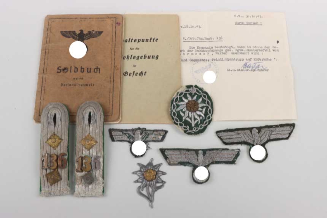 Gebirgsjäger-Regiment 136 Soldbuch + insignia