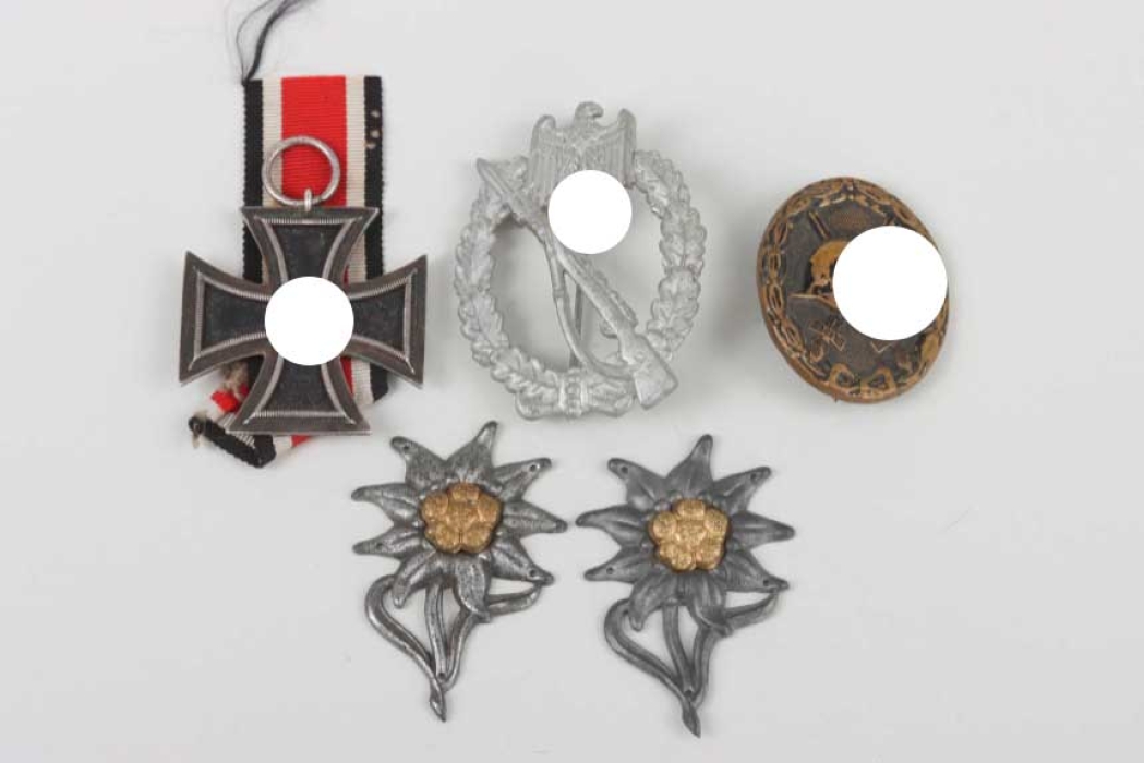 Medal grouping " Gebirgsjäger" - 3 medals and 2 Edelweiß Insignia