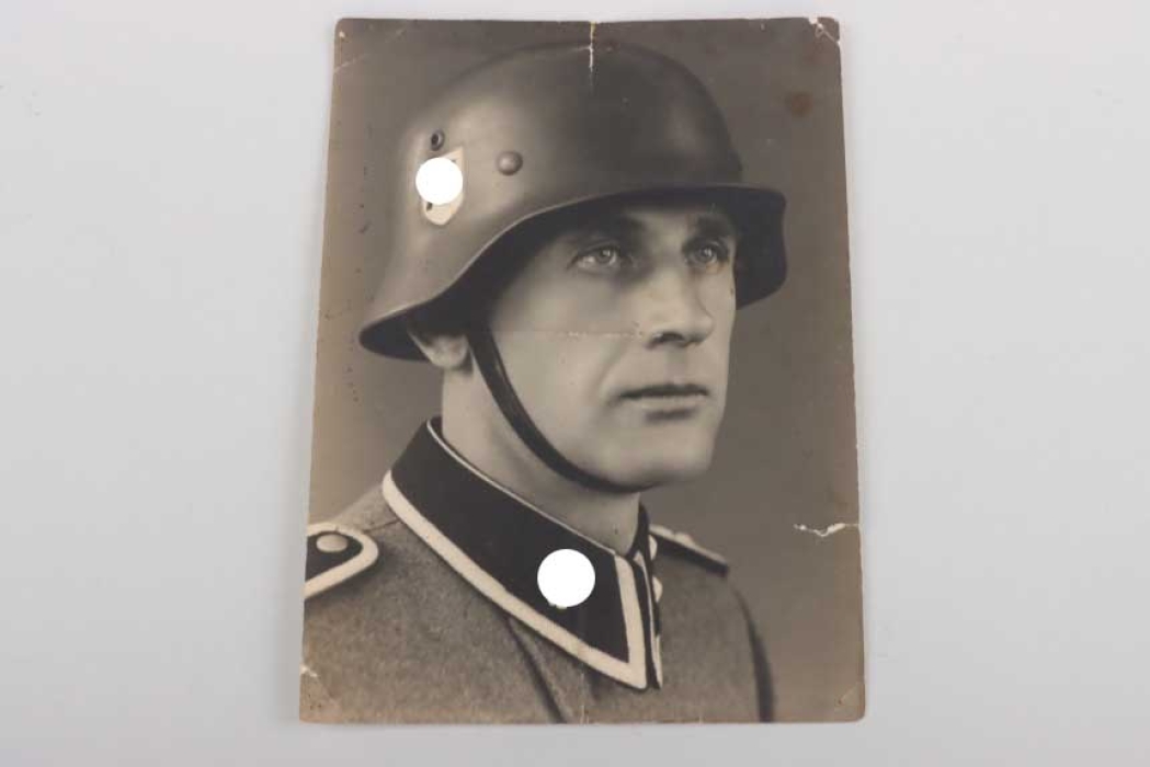Waffen-SS "Totenkopf" portrait photo