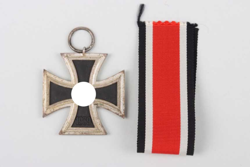 1939 Iron Cross 2nd Class "13" Gustav Brehmer