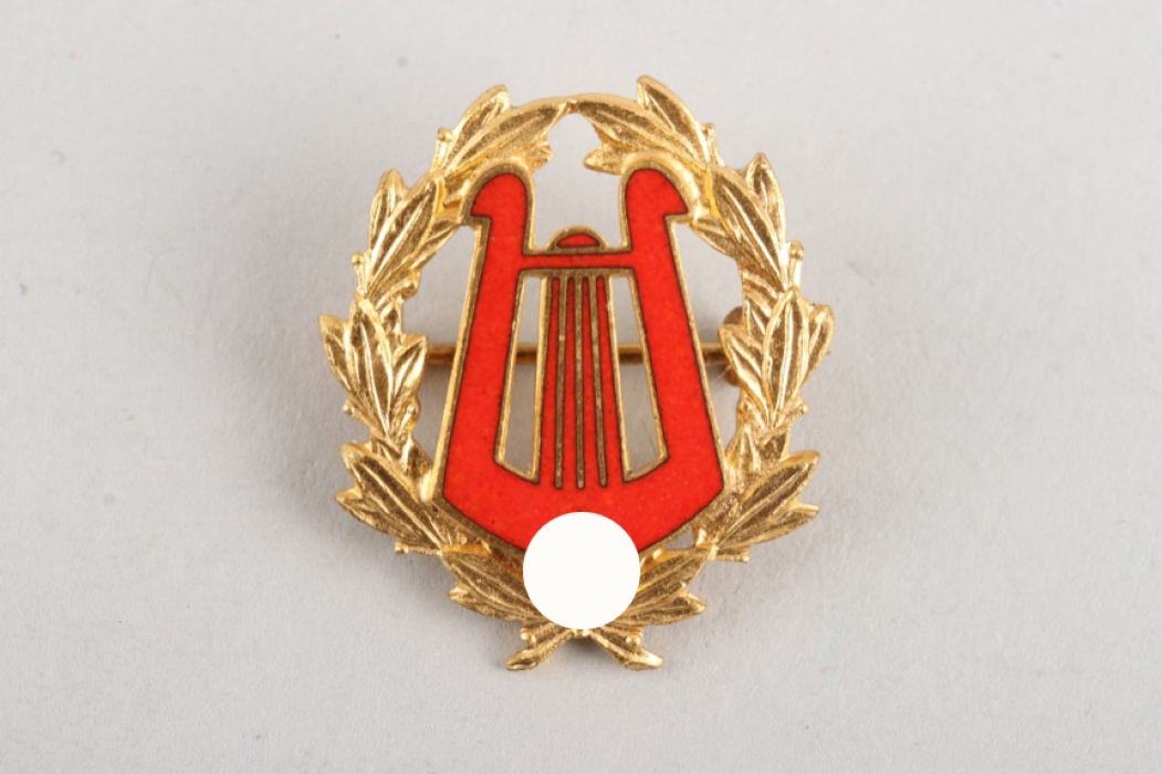 Membership Badge of the National Association for Folk Music for 25 years