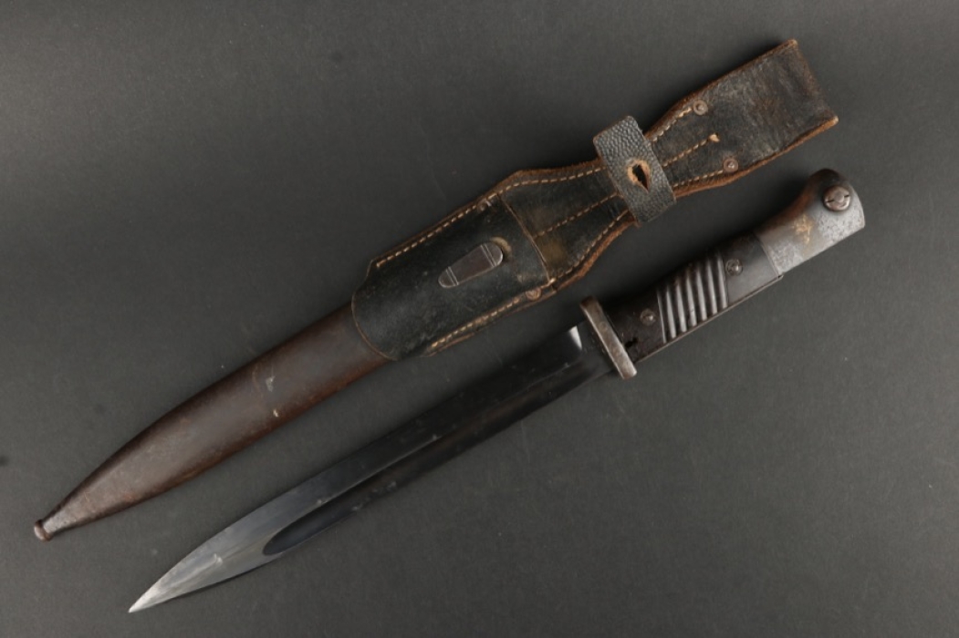 Wehrmacht bayonet 84/98 with frog