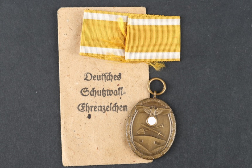 West Wall Medal with bag