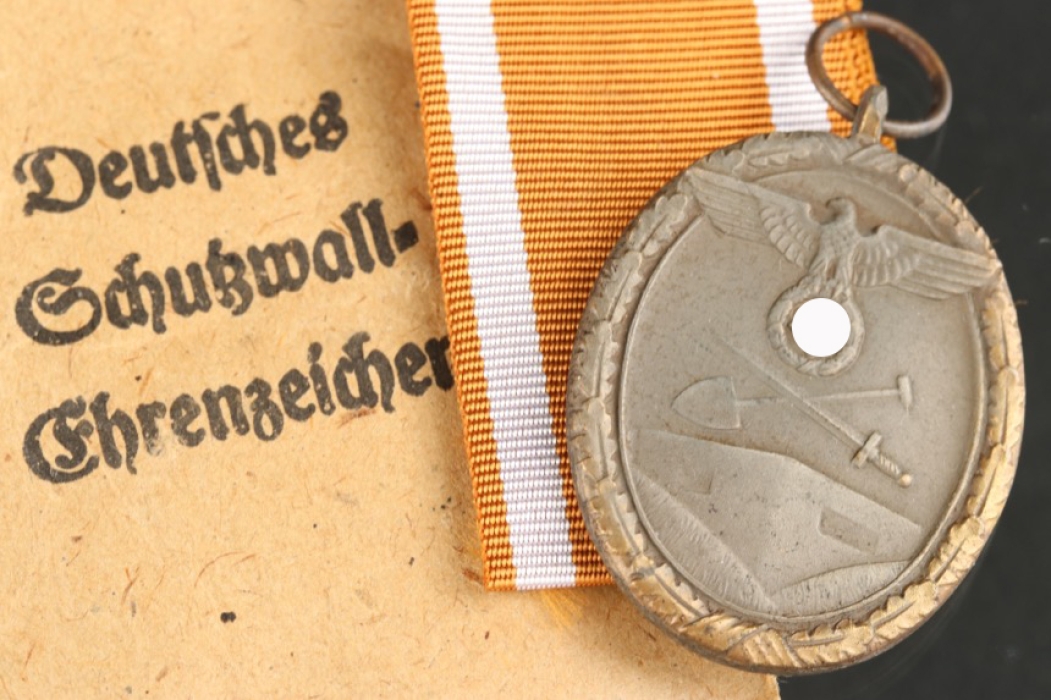 West Wall Medal with bag