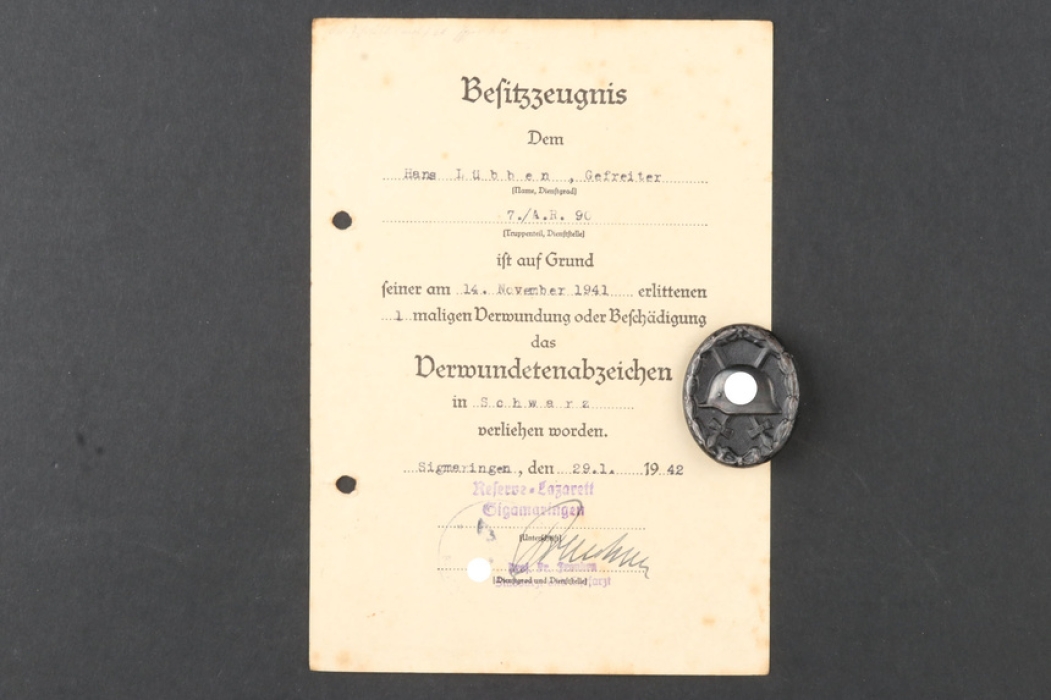 Wound Badge in Black with Document