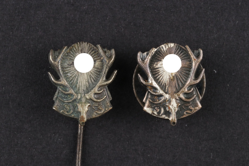 2 Lapel Pins of the German Jägerschaft