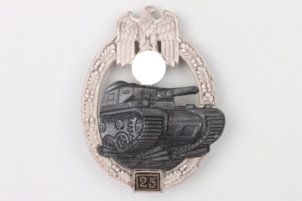 Tank Assault Badge "25" in silver - JFS