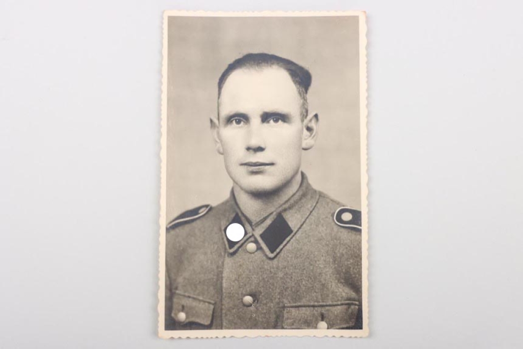 Waffen-SS portrait photo Totenkopf Division