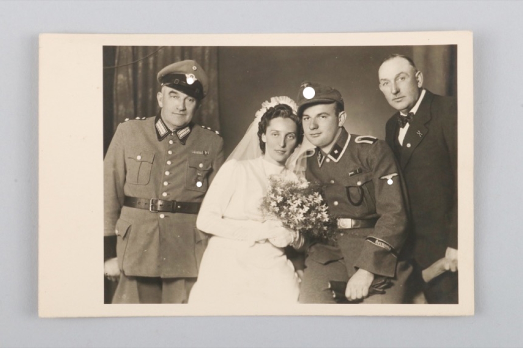 Portrait photo of a Family with a Member of the Germania