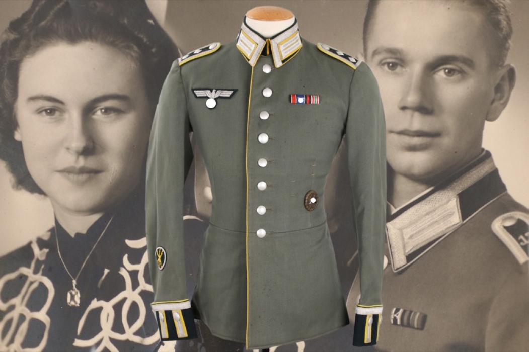 Heer Nachr.Abt.18 parade tunic with photo proof