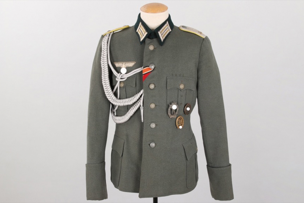 Heer Nachrichten field tunic for an Oberleutnant